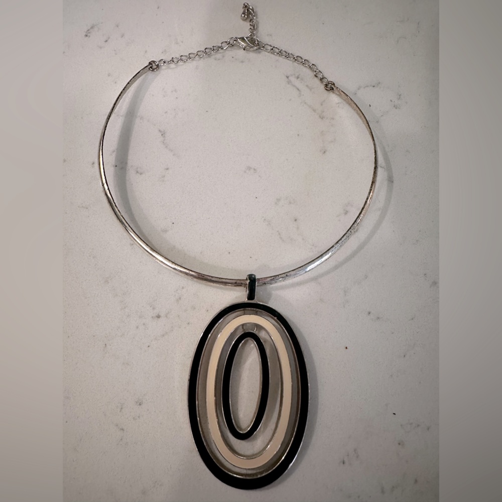 Choker necklace